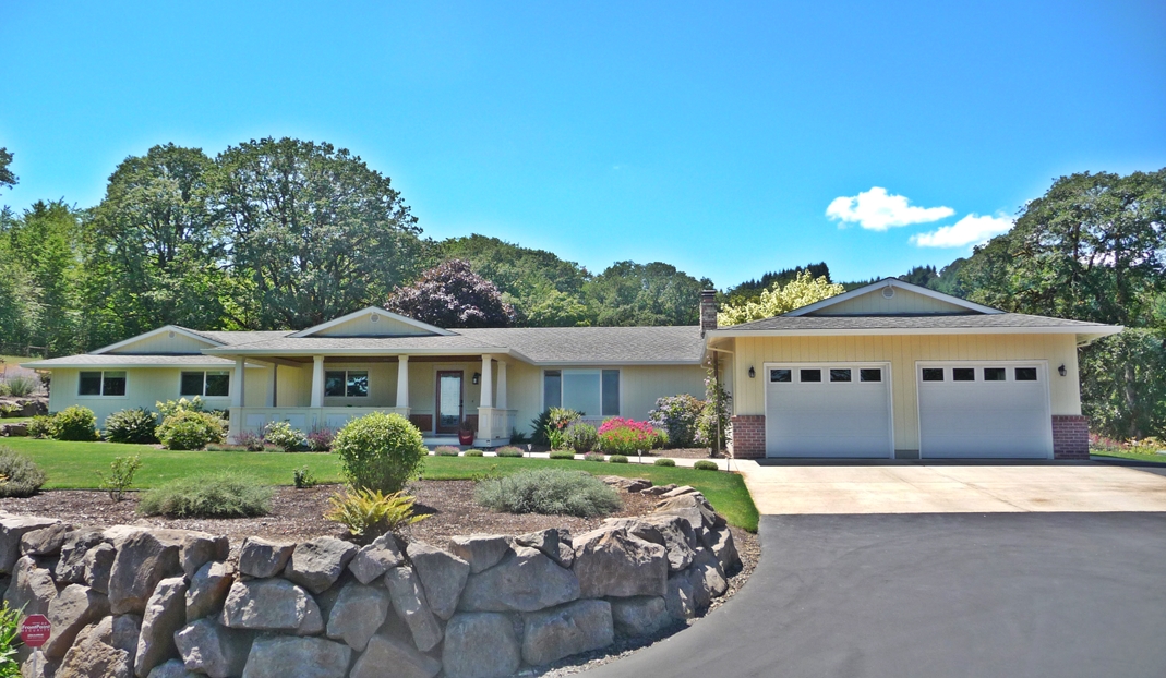 Oregon Country Home for sale